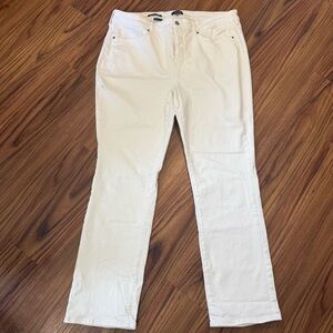 #6 Straight Leg White Jeans NYDJ